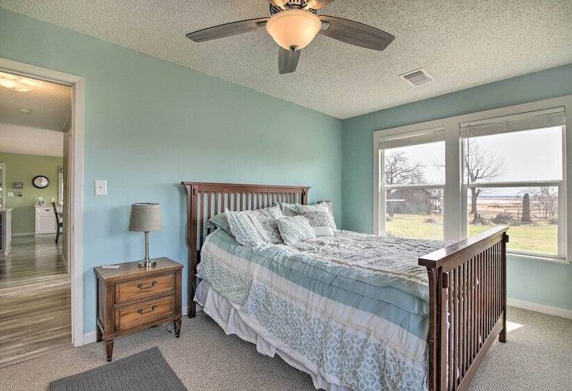 Pet Friendly Lake Buchanan Retreat W/ Fire Pit!