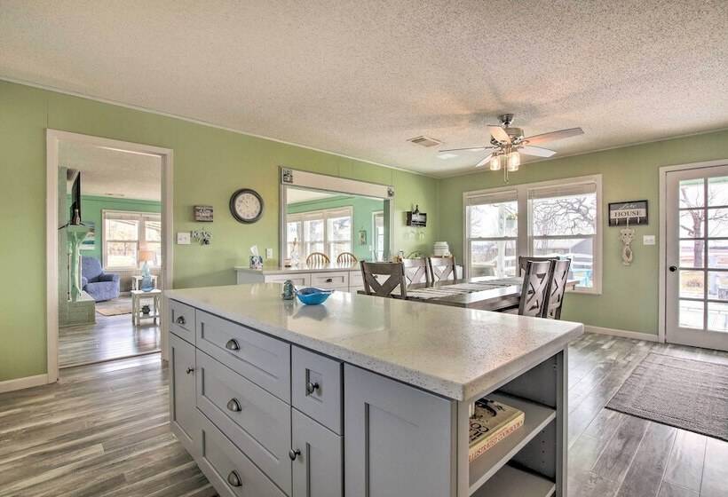 Pet Friendly Lake Buchanan Retreat W/ Fire Pit!