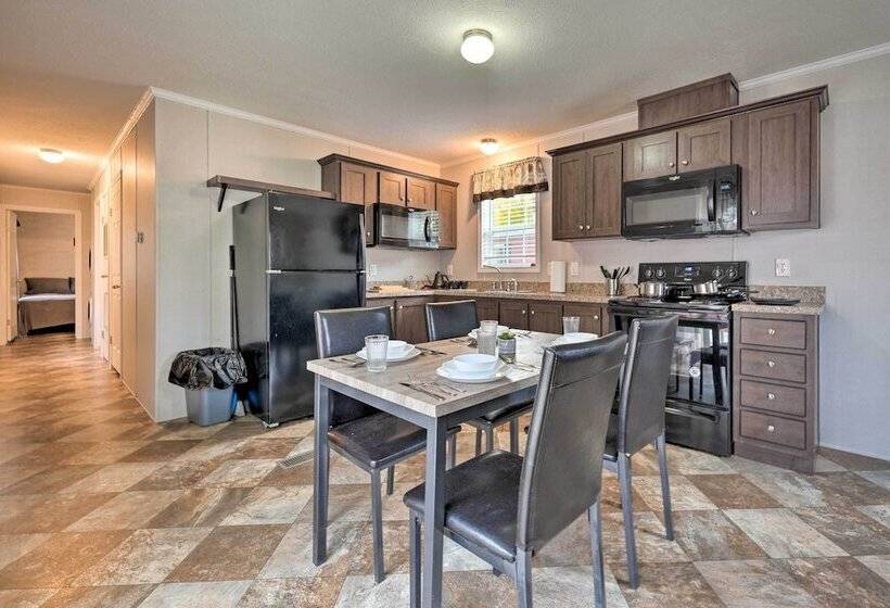 Pet Friendly Cassopolis Escape W/ Lake Access