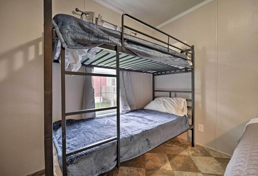 Pet Friendly Cassopolis Escape W/ Lake Access