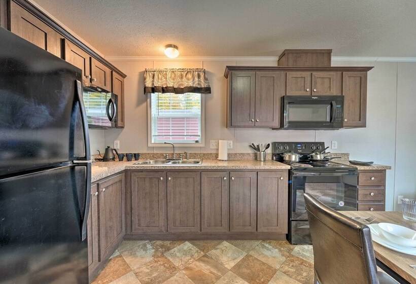 Pet Friendly Cassopolis Escape W/ Lake Access