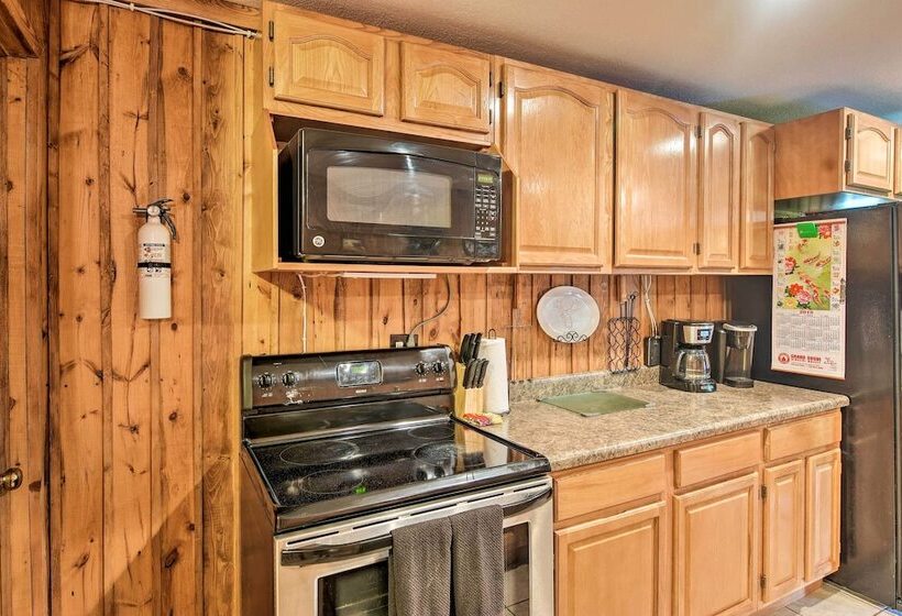 Pet Friendly Castlewood Cabin W/ Deck & Pond Views