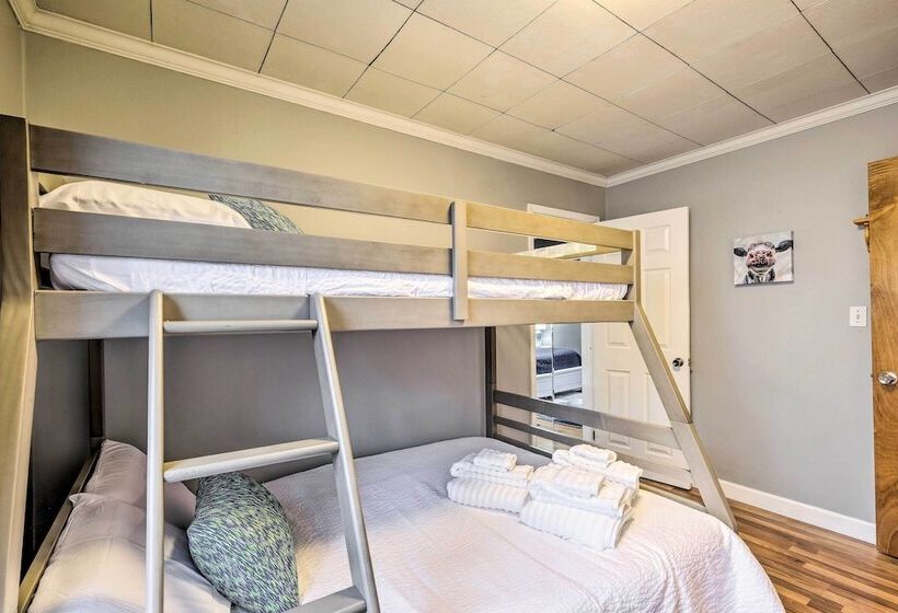 Pet Friendly Clarksville Home W/ Central A/c