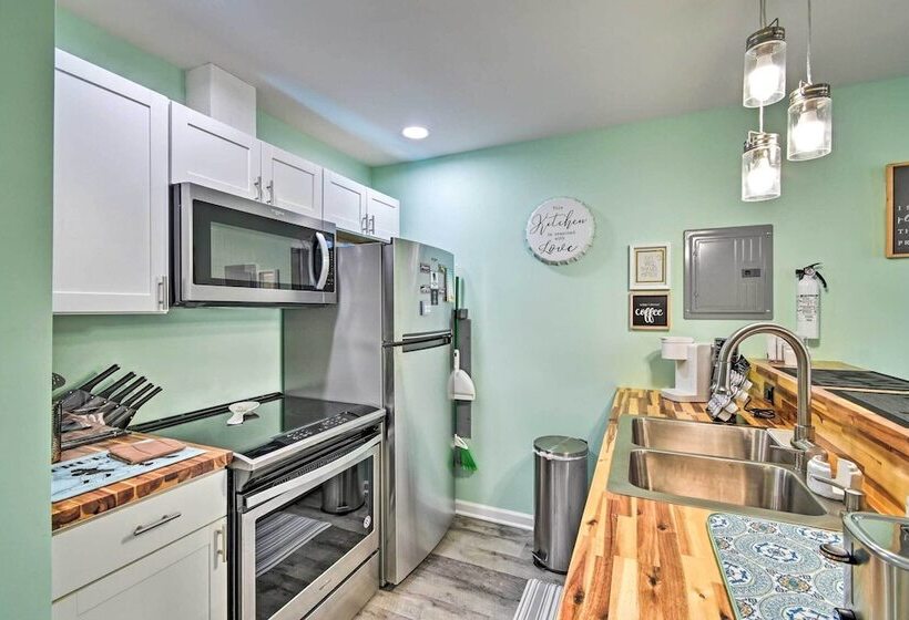 Pet Friendly Fayetteville Vacation Rental!