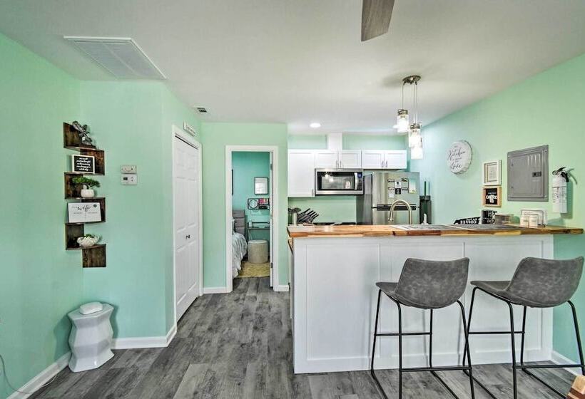 Pet Friendly Fayetteville Vacation Rental!