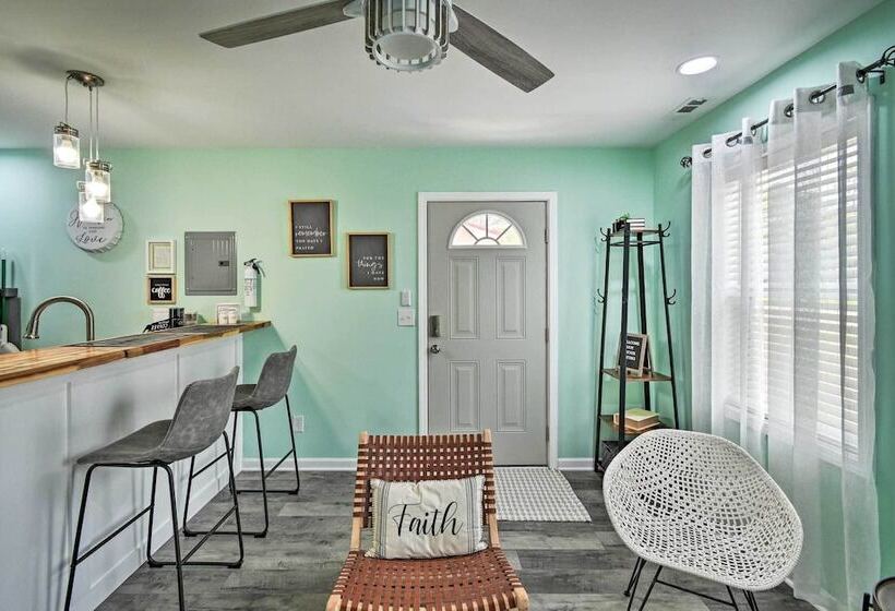 Pet Friendly Fayetteville Vacation Rental!