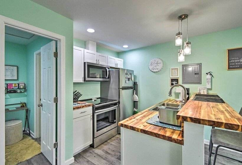 Pet Friendly Fayetteville Vacation Rental!