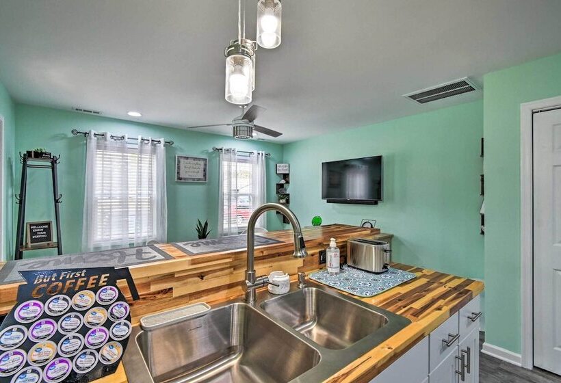 Pet Friendly Fayetteville Vacation Rental!