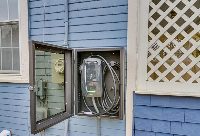 Pet Friendly Murph Landing   1 Mile To Wvu!