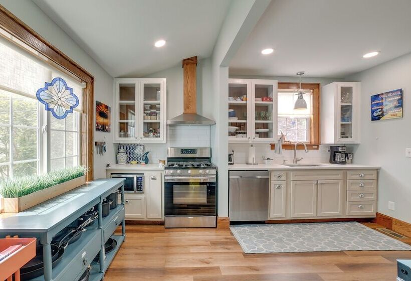 Pet Friendly Murph Landing   1 Mile To Wvu!