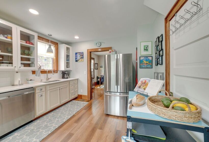 Pet Friendly Murph Landing   1 Mile To Wvu!