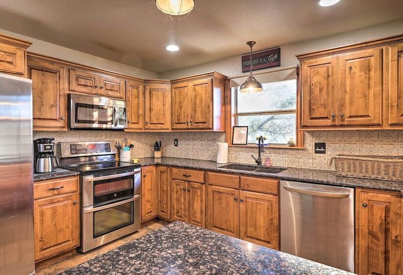 Pet Friendly Seguin Retreat W/ Deck & River Views!