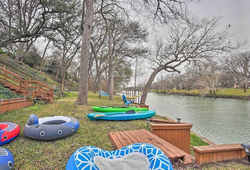 Pet Friendly Seguin Retreat W/ Deck & River Views!