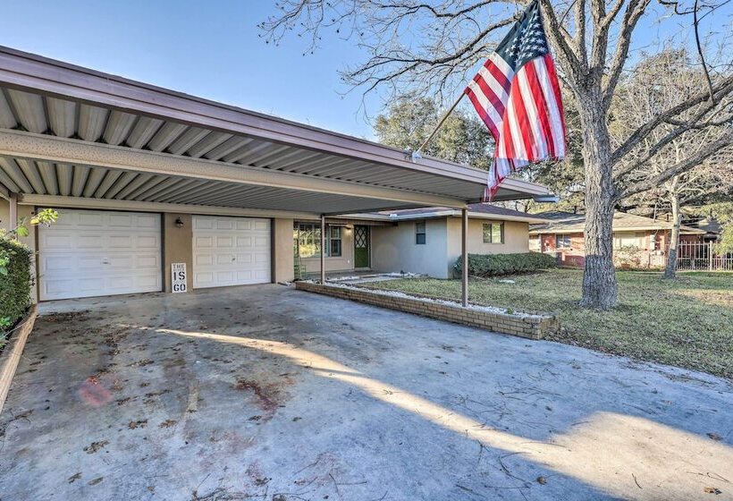 Pet Friendly Seguin Retreat W/ Deck & River Views!