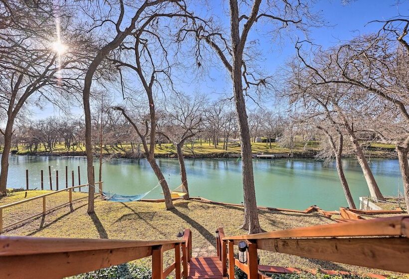 Pet Friendly Seguin Retreat W/ Deck & River Views!