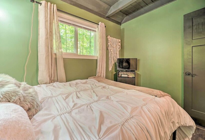 Pet Friendly Stanwood Sanctuary W/ Fire Pit!