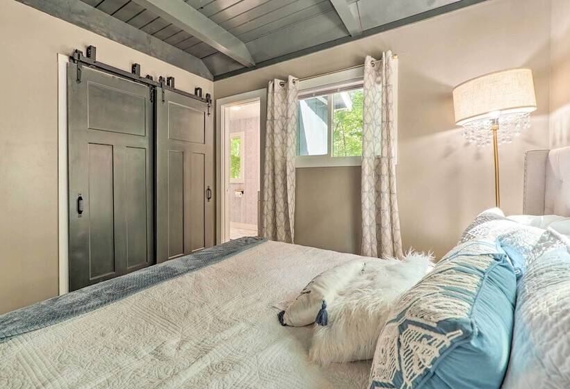 Pet Friendly Stanwood Sanctuary W/ Fire Pit!