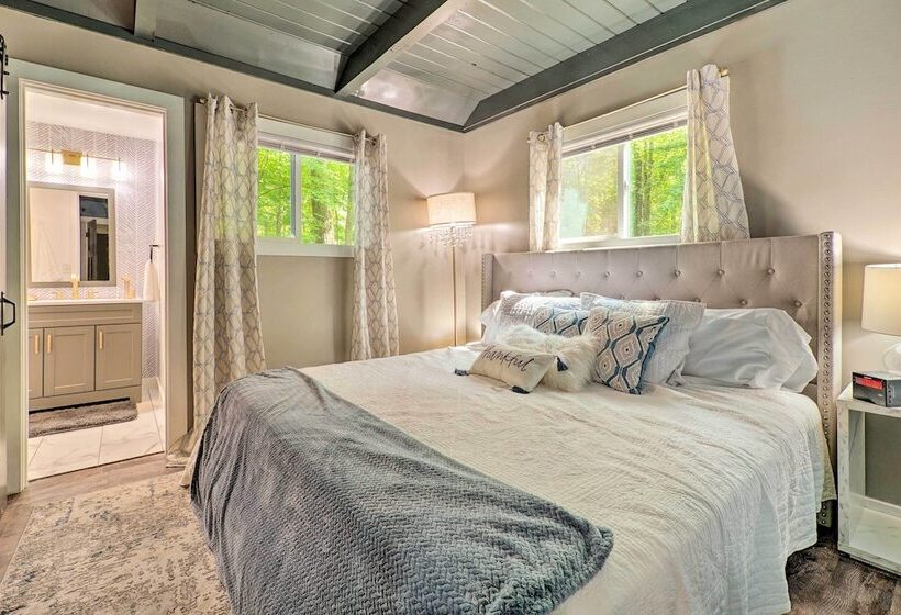 Pet Friendly Stanwood Sanctuary W/ Fire Pit!