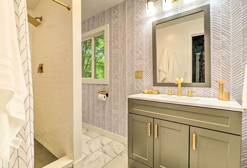 Pet Friendly Stanwood Sanctuary W/ Fire Pit!