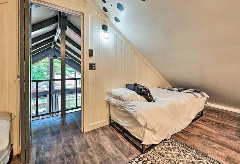 Pet Friendly Stanwood Sanctuary W/ Fire Pit!