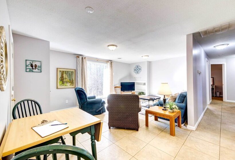 Pet Friendly Youngstown Cottage W/ Yard