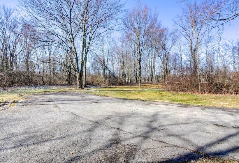 Pet Friendly Youngstown Cottage W/ Yard