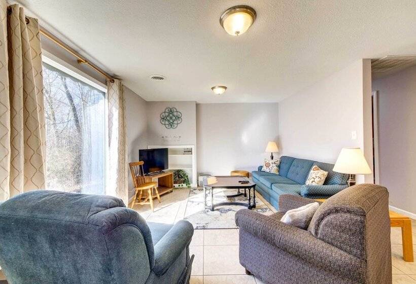 Pet Friendly Youngstown Cottage W/ Yard