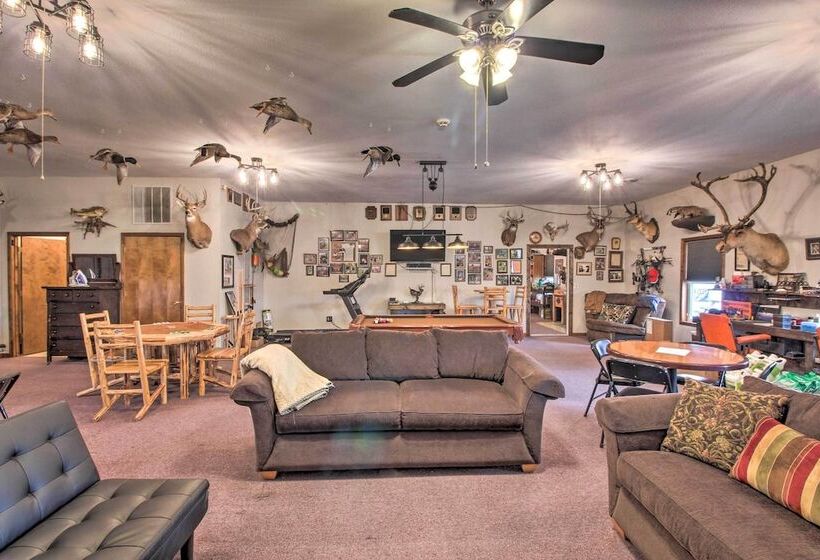Pheasant Game Farm Missouri Vacation Rental!