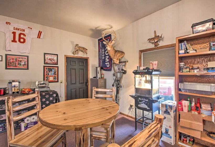 Pheasant Game Farm Missouri Vacation Rental!