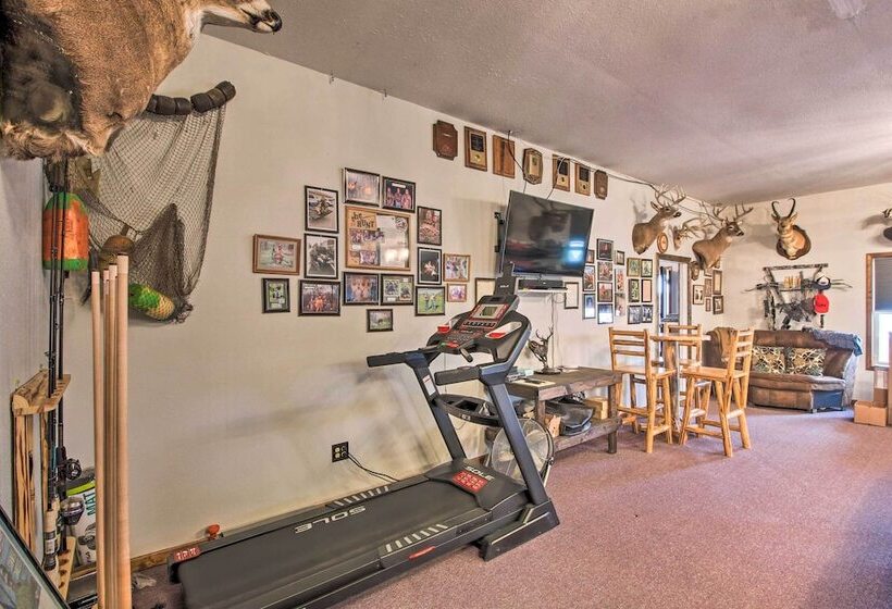 Pheasant Game Farm Missouri Vacation Rental!