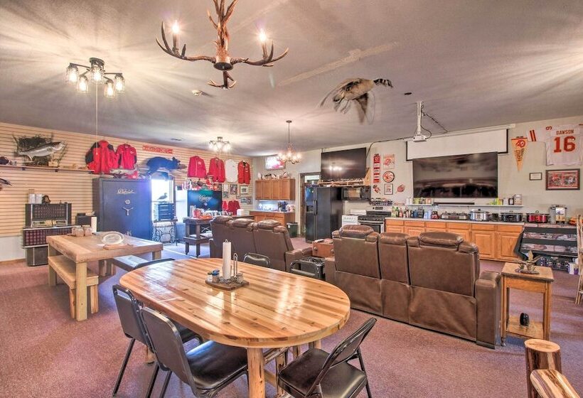 Pheasant Game Farm Missouri Vacation Rental!