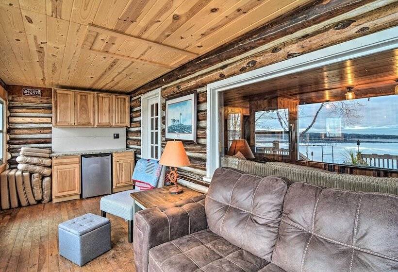 Pickerel Lake Retreat W/ Grill, 15 Mi To Ski!