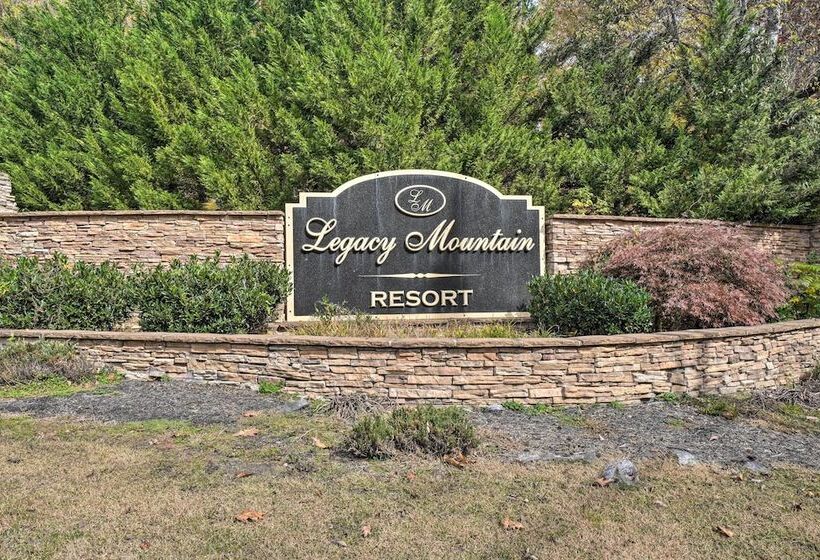 Pigeon Forge Mountain Cabin: Hot Tub & Resort Pool