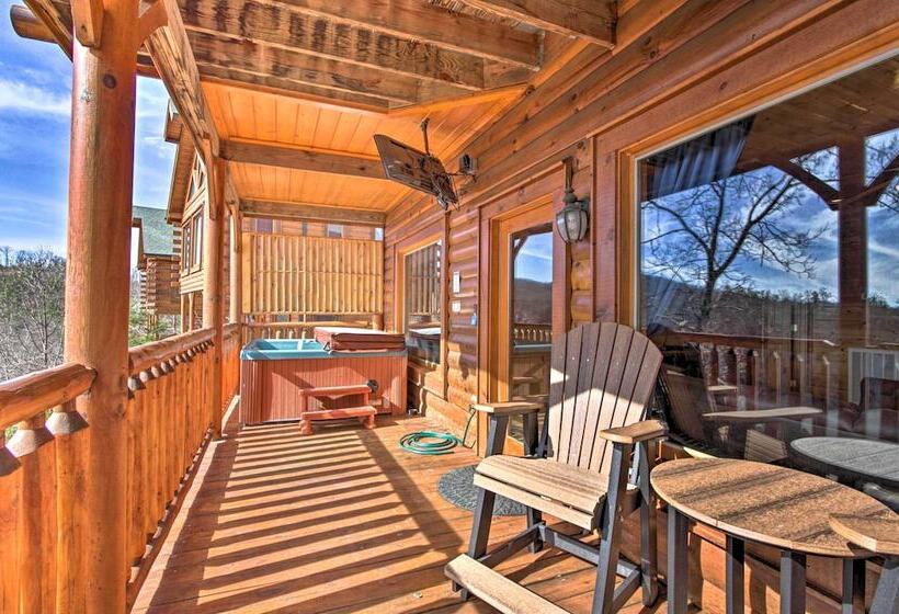 Pigeon Forge Mountain Cabin: Hot Tub & Resort Pool