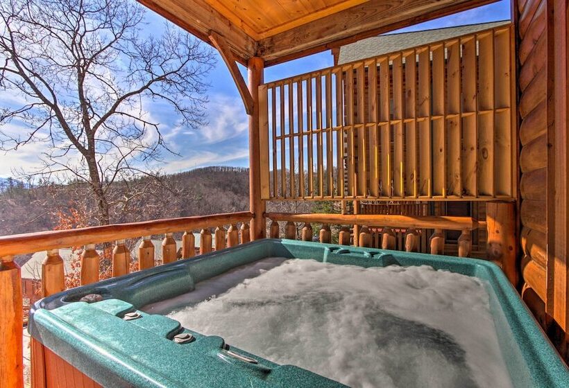 Pigeon Forge Mountain Cabin: Hot Tub & Resort Pool