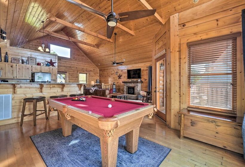 Pigeon Forge Mountain Cabin: Hot Tub & Resort Pool