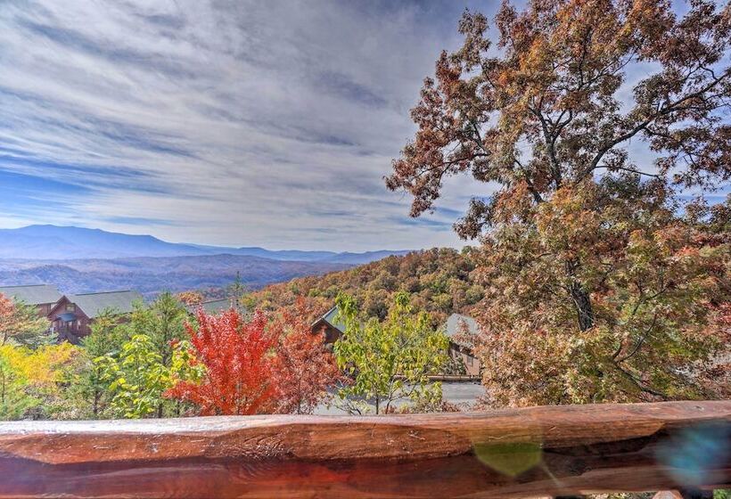 Pigeon Forge Mountain Cabin: Hot Tub & Resort Pool