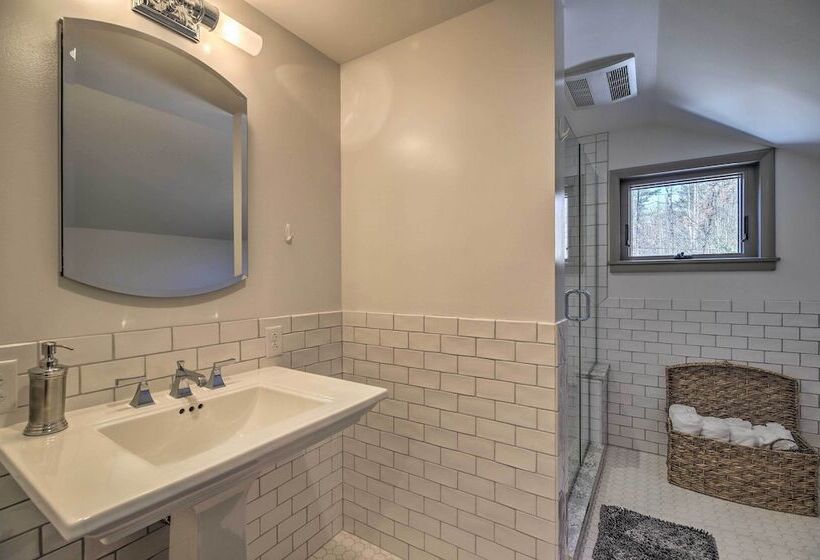 Plattsburgh Home W/ Deck On Lake Champlain