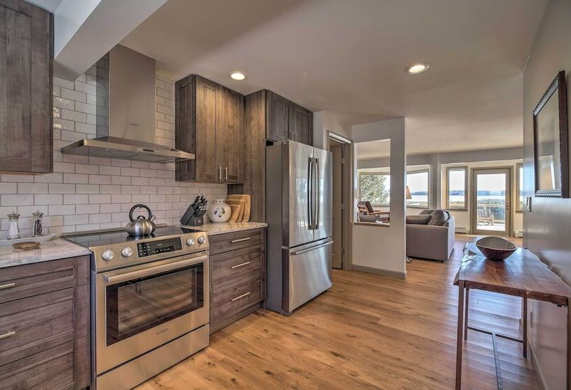 Plattsburgh Home W/ Deck On Lake Champlain