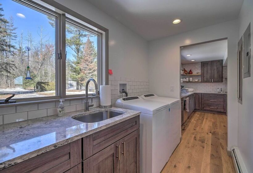 Plattsburgh Home W/ Deck On Lake Champlain