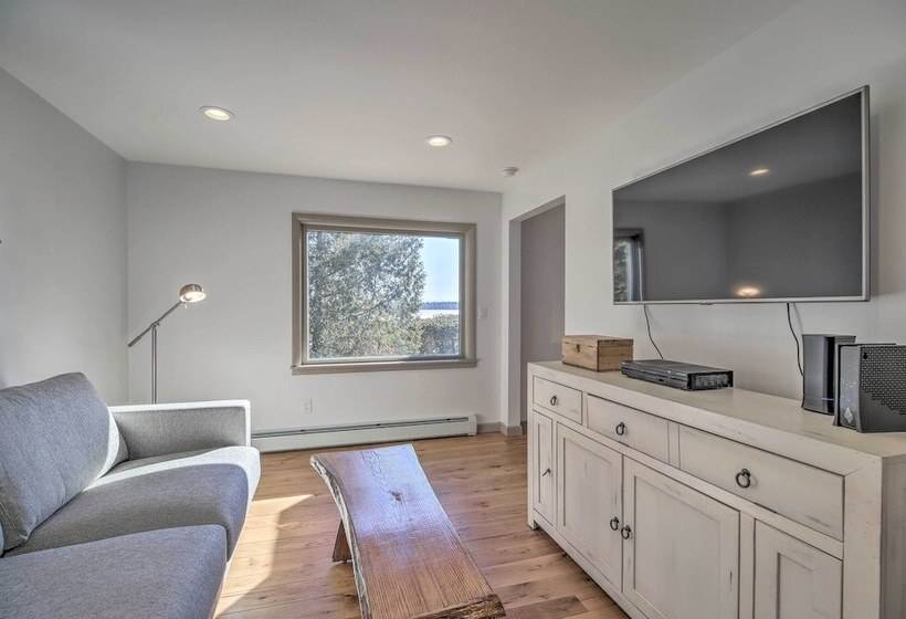 Plattsburgh Home W/ Deck On Lake Champlain