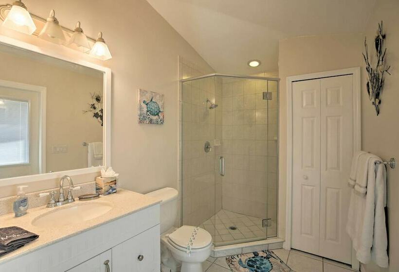 Private Fort Myers Escape W/ Screened Pool & Lanai