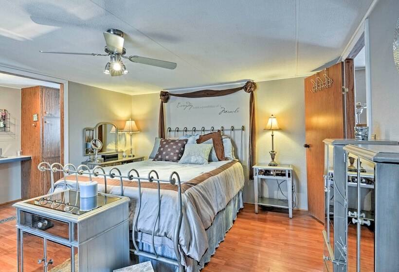 Tranquil Grove Home W/ Hot Tub Near Grand Lake!