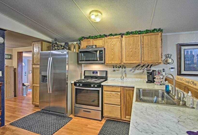 Tranquil Grove Home W/ Hot Tub Near Grand Lake!