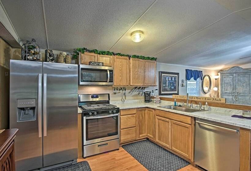 Tranquil Grove Home W/ Hot Tub Near Grand Lake!