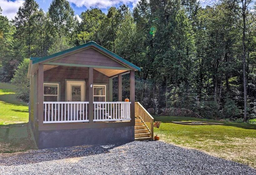 Quaint Mtn Cabin: Tiny Living Near Big Adventure