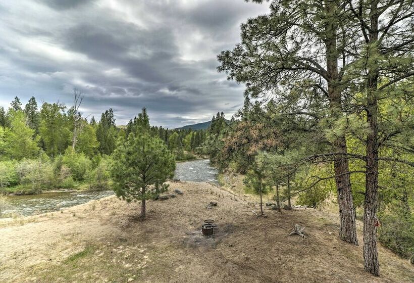 Quiet Riverside Retreat: Hike, Fish & Ski!