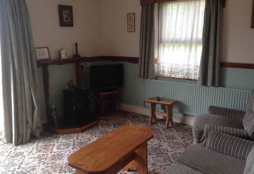 Relax In Sunset View Cottage On Cwmiar Farm