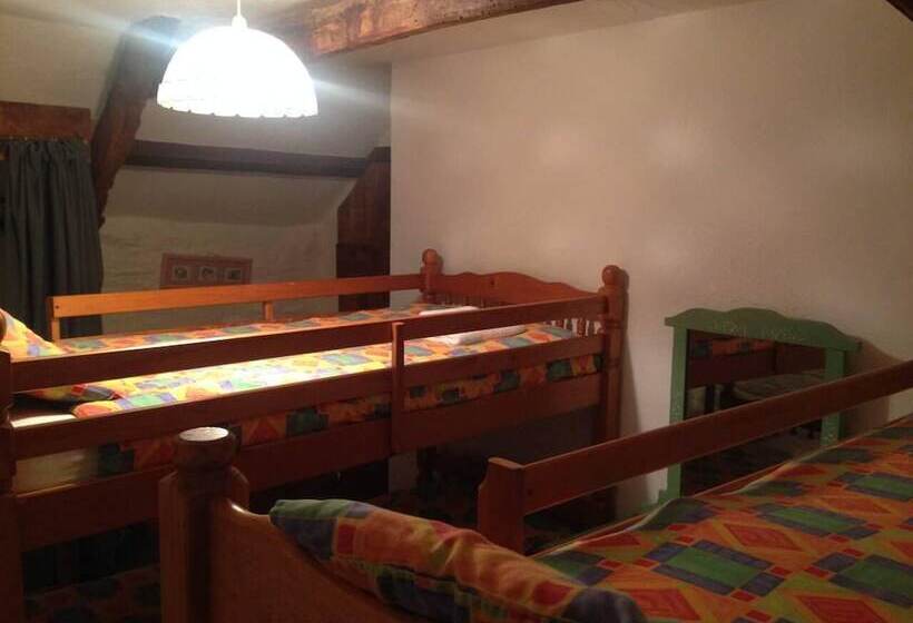 Relaxing Holiday In Millpond Cottage Cwmiar