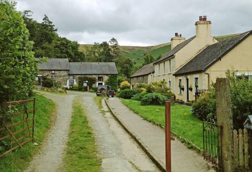 Relaxing Holidays In The Old Water Mill At Cwmiar